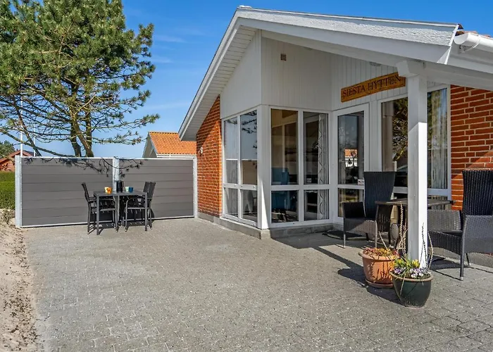 בית נופש Gorgeous In With Wifi Hemmet